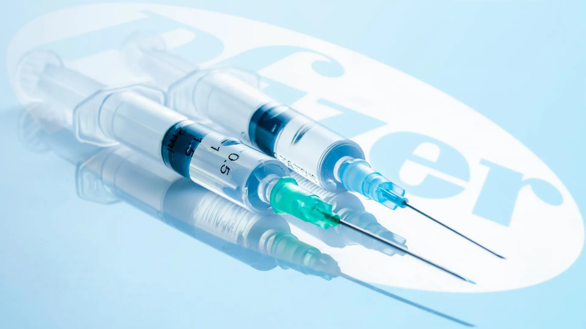 El Fiscal General Ken Paxton demanda a Pfizer por tergiversar la eficacia de la vacuna COVID-19 y conspirar para censurar el discurso público